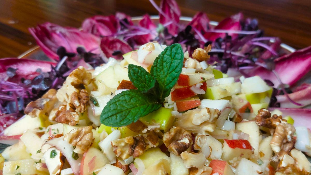 RoterChicoreesalat mit Apfel und Nussen 2